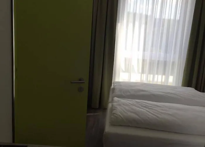 מלון Novina Sleep הרצוגנאוראך